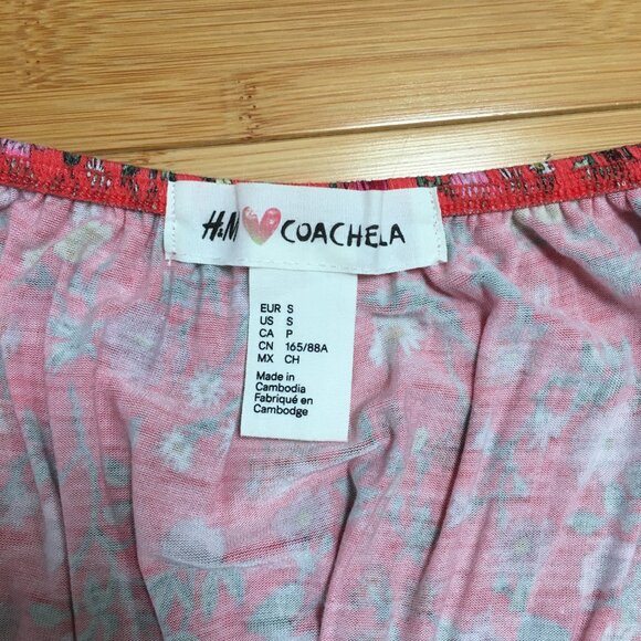 Like New H&M Orange Red Floral Off Shoulder Crop Top - Picture 3 of 3